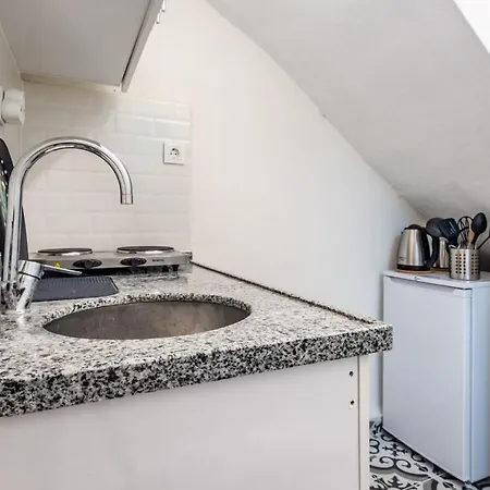 Cozy Studio Flat With Backyard In Sisli Istanbul