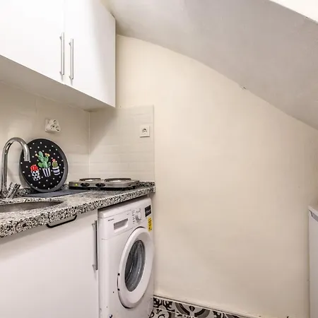 Cozy Studio Flat With Backyard In Sisli アパート イスタンブール