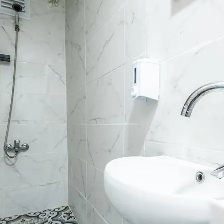 Cozy Studio Flat With Backyard In Sisli Appartamento