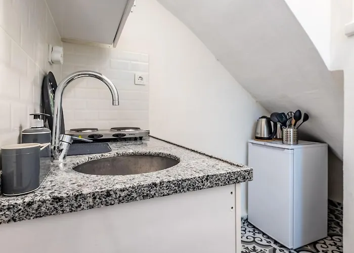 Cozy Studio Flat With Backyard In Sisli Istanbul